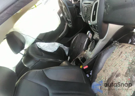 2013 Ford Focus Se z USA, uszkodzony, nr VIN 1FADP3F24DL265635